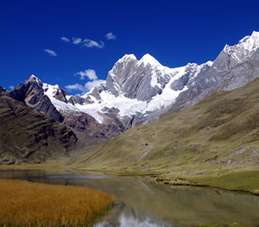 Laguna Mitucocha Cordillera Huayhuash Peru
